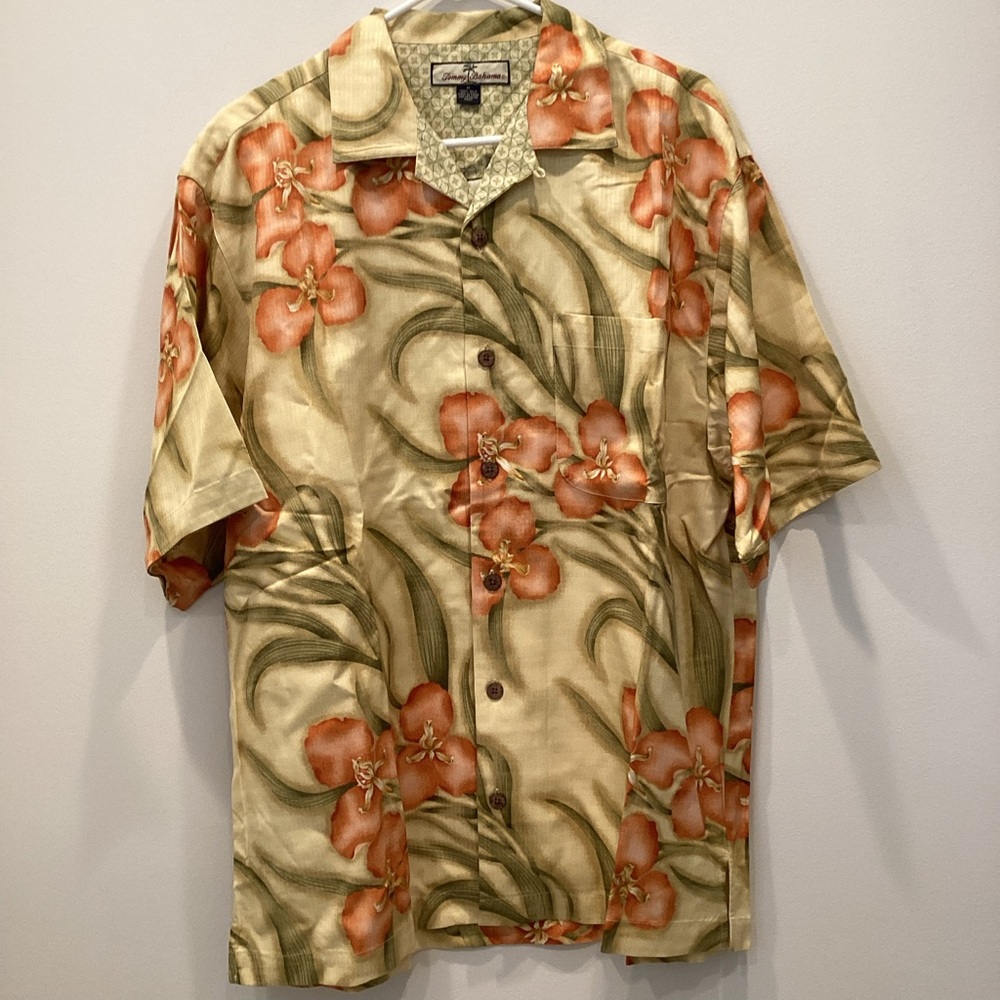 Tommy Bahama Silk Hawaiian floral short sleeve button up Shirt Size L